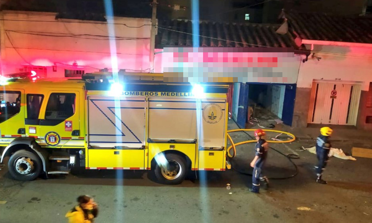 Bomberos de Medellín controlaron un voraz incendio en Belén Granada 1 Bomberos de Medellín controlaron un voraz incendio en Belén Granada