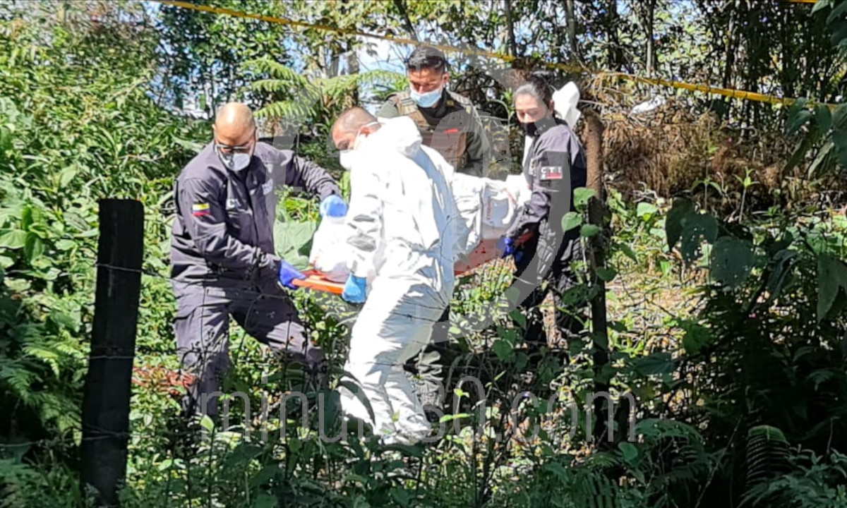 EN FOTOS: Con los pantalones abajo y con múltiples puñaladas encontraron a una mujer muerta 8 CALDAS