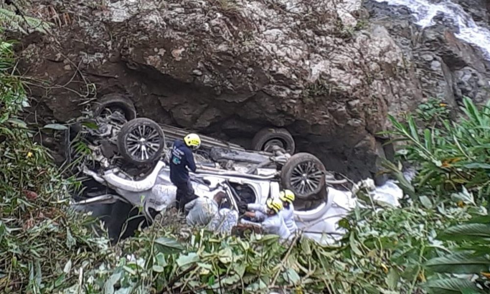 Cocorna carro avismo