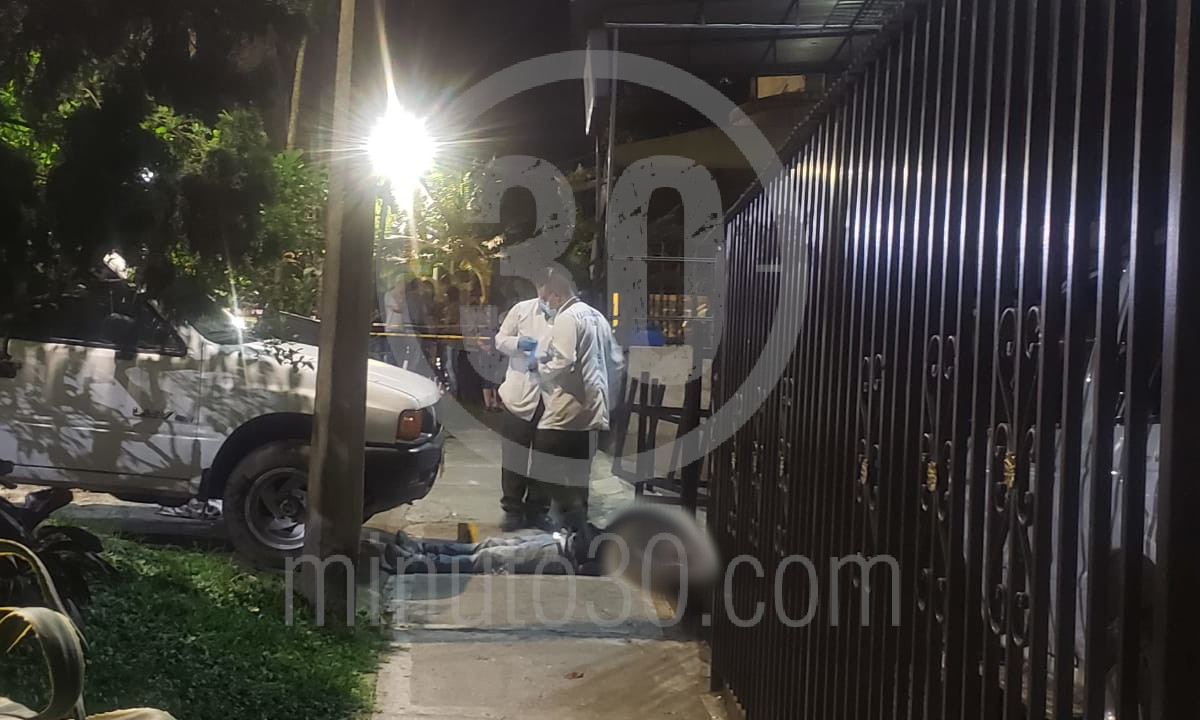 EN FOTOS: Estaban viendo el partido en una tienda de Itagüí cuando le dieron bala a un muchacho 5 Itagüí