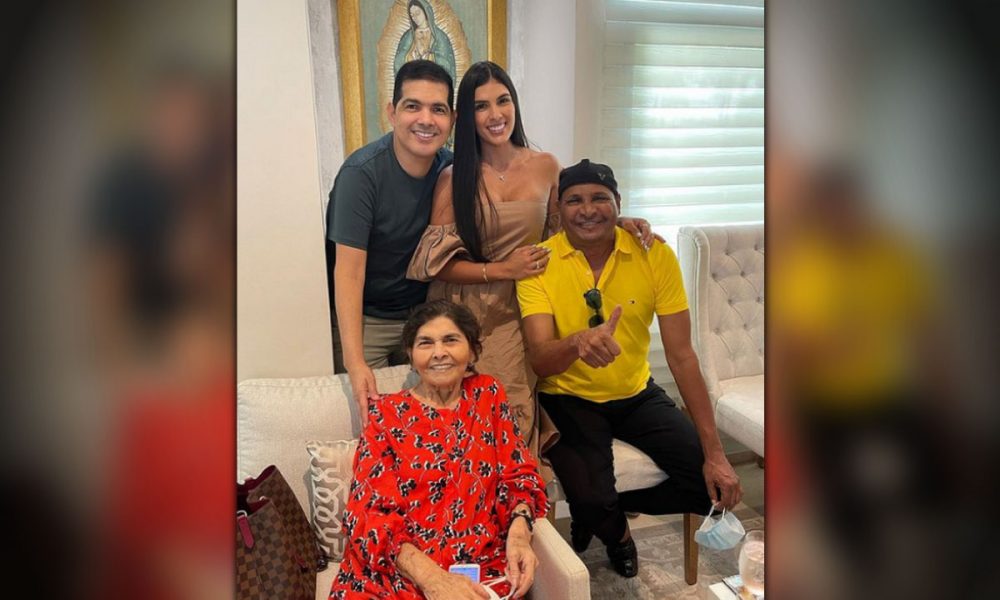 Peter Manjarrés llevó a Farid Ortiz como sorpresa de cumpleaños a su mamá