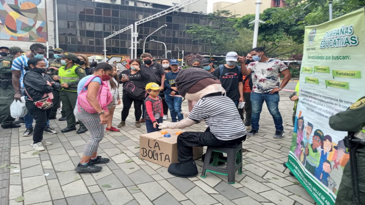 ¡Pilas, no caiga en la trampa! Con "La Bolita" están estafando a la gente en el Centro de Medellín 4 Medellín