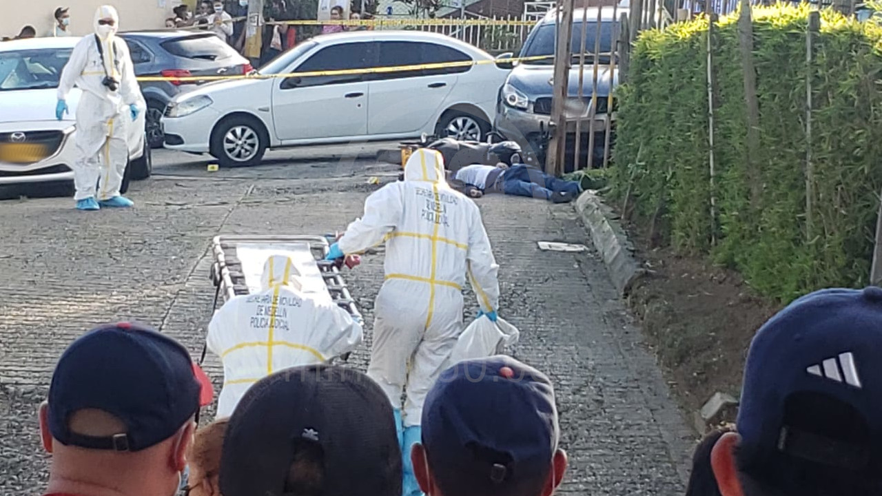 EN FOTOS Y VIDEO: ¡Qué tristeza! Hombre que estaba recogiendo al hijo en el colegio, murió arrollado 6 Robledo
