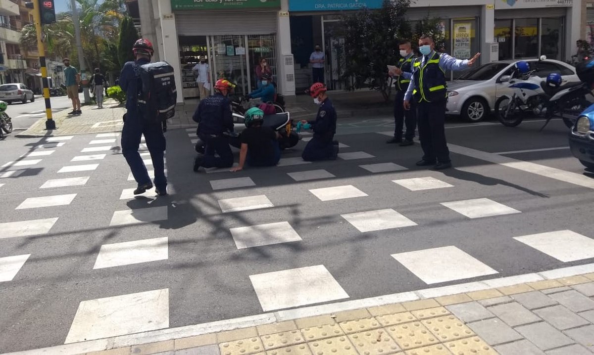 Cerca al parque, accidente de tránsito en Envigado 1 accidente envigado 1
