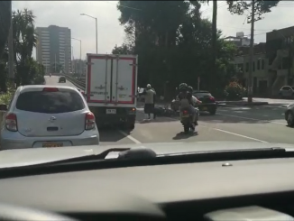 Video: En Envigado se armó el trancón en el puente colgante, por incidente de tránsito 1 Envigado