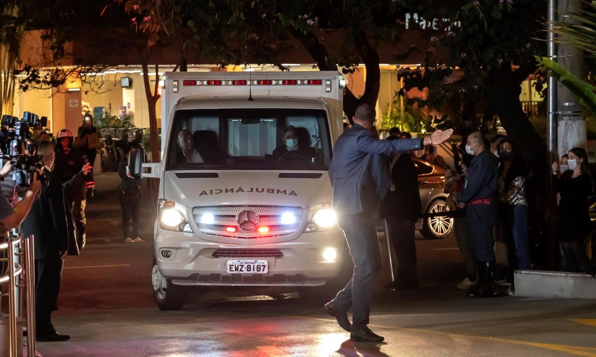 Bolsonaro "evoluciona" bien y podría prescindir de la cirugía intestinal 1 ambulancia jair bolsonaro