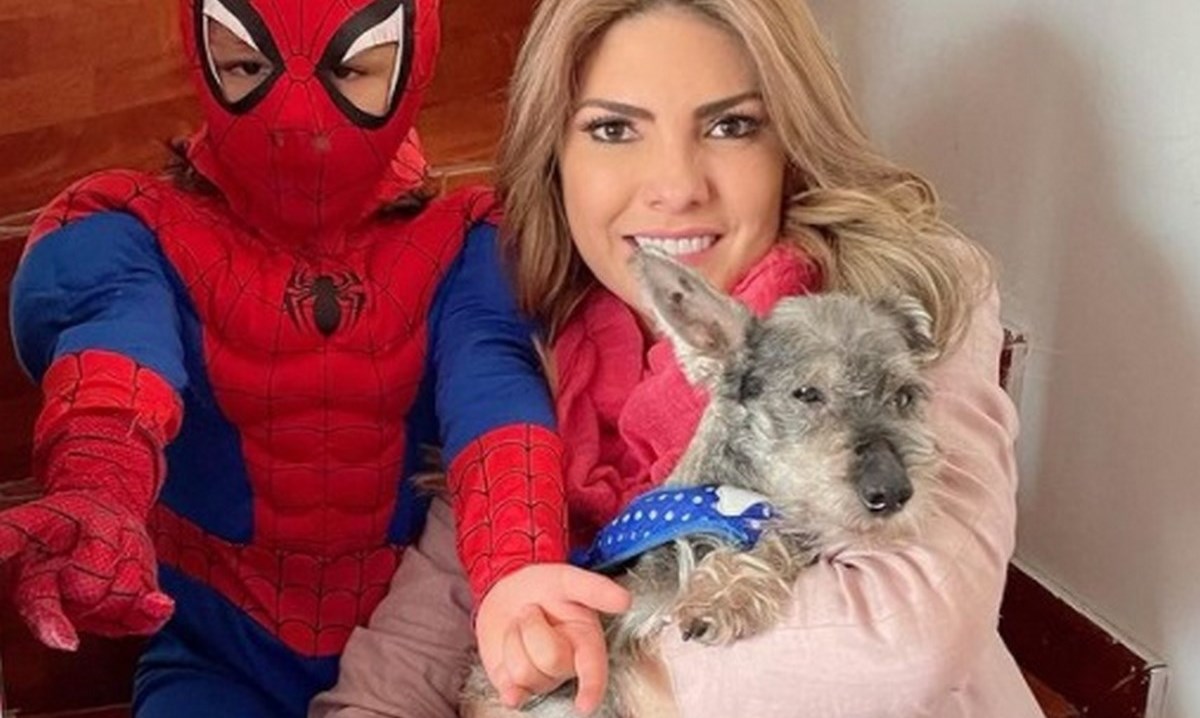 ana karina perro