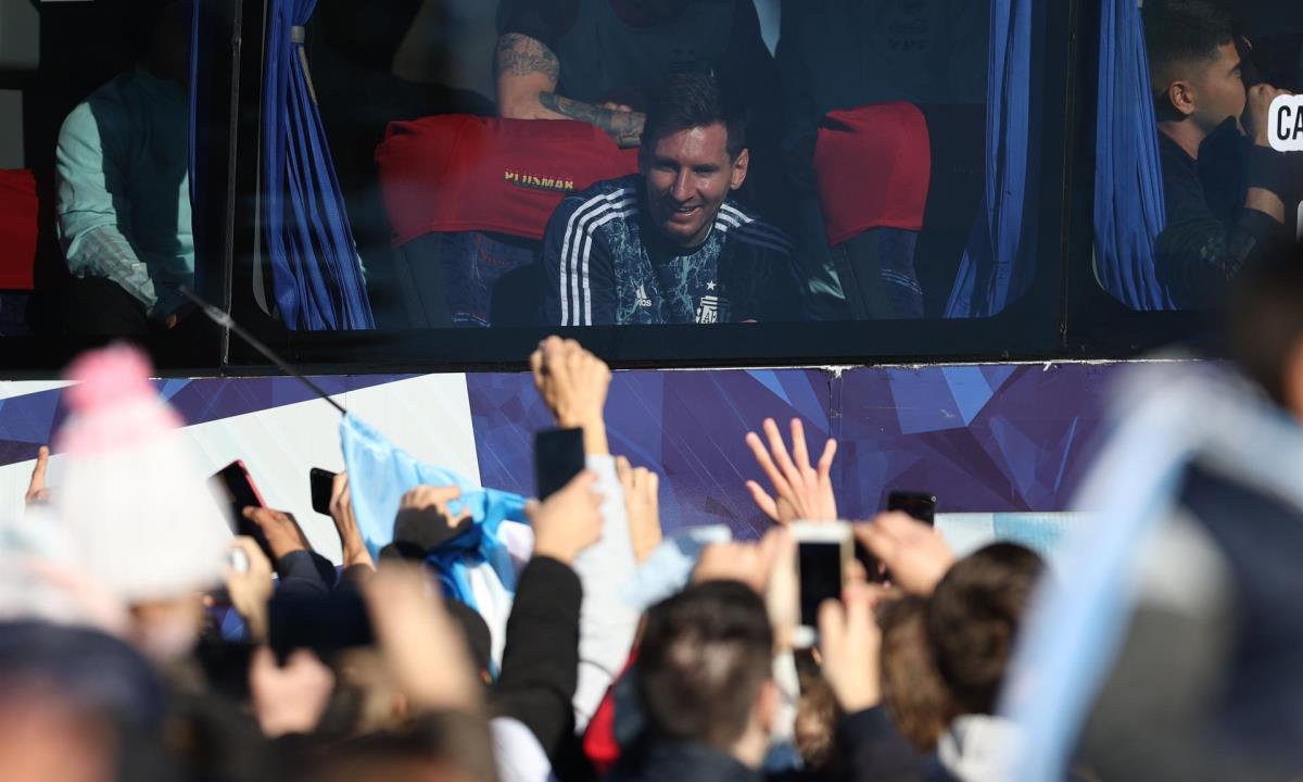 FOTOS Y VIDEO: La Selección argentina regresó al país tras su consagración en el Maracaná 4 ARGENTINA