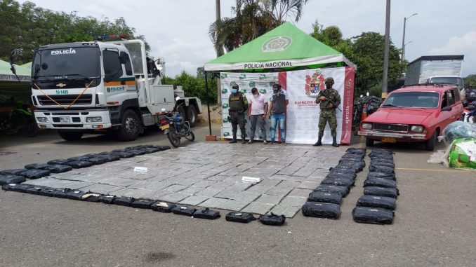 Capturados por llevar marihuana en colchones Capturados por llevar marihuana en colchones