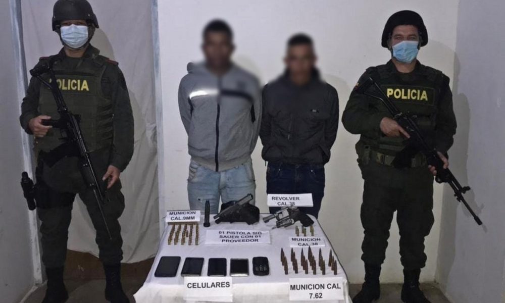 Capturados en Ituango por andar con pistola y revólver