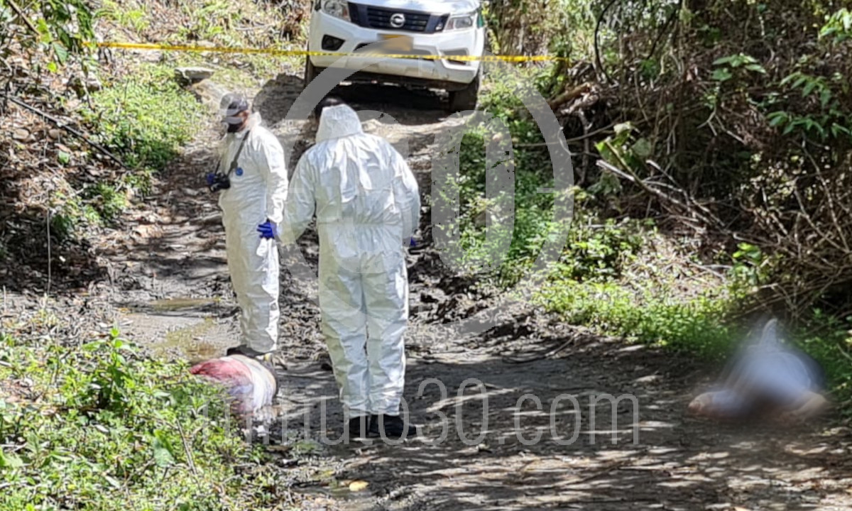 EN FOTOS Y VIDEO. Una pareja fue hallada “ajusticiada” en zona rural de Copacabana 3 COPACABANA