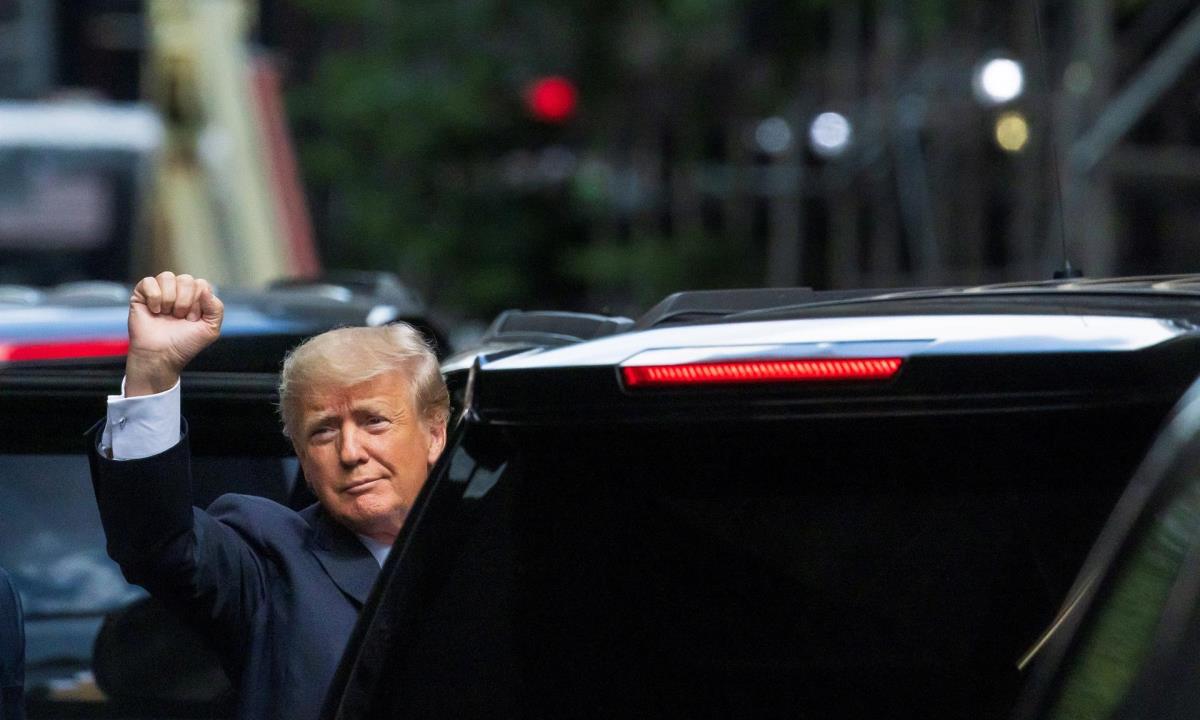 El director financiero de la Organización Trump se entrega tras ser imputado 1 trump