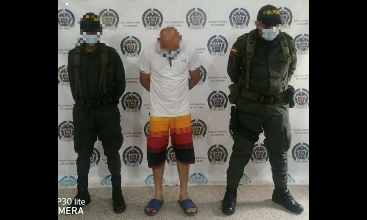 La Policía lo pilló pegándole a la esposa 1 La Policía lo pilló pegándole a la esposa