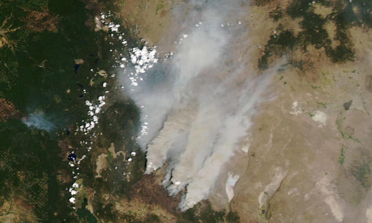 El mayor incendio de Estados Unidos es tan grande que ya genera su propio clima 1 Estados Unidos