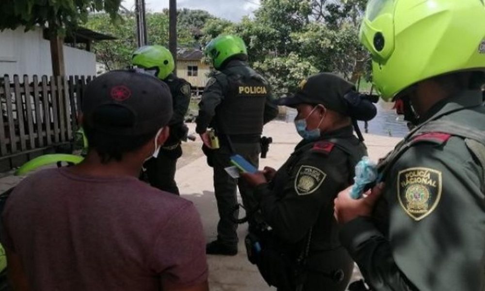 Cogieron a un menor con una pistola atracando a una señora