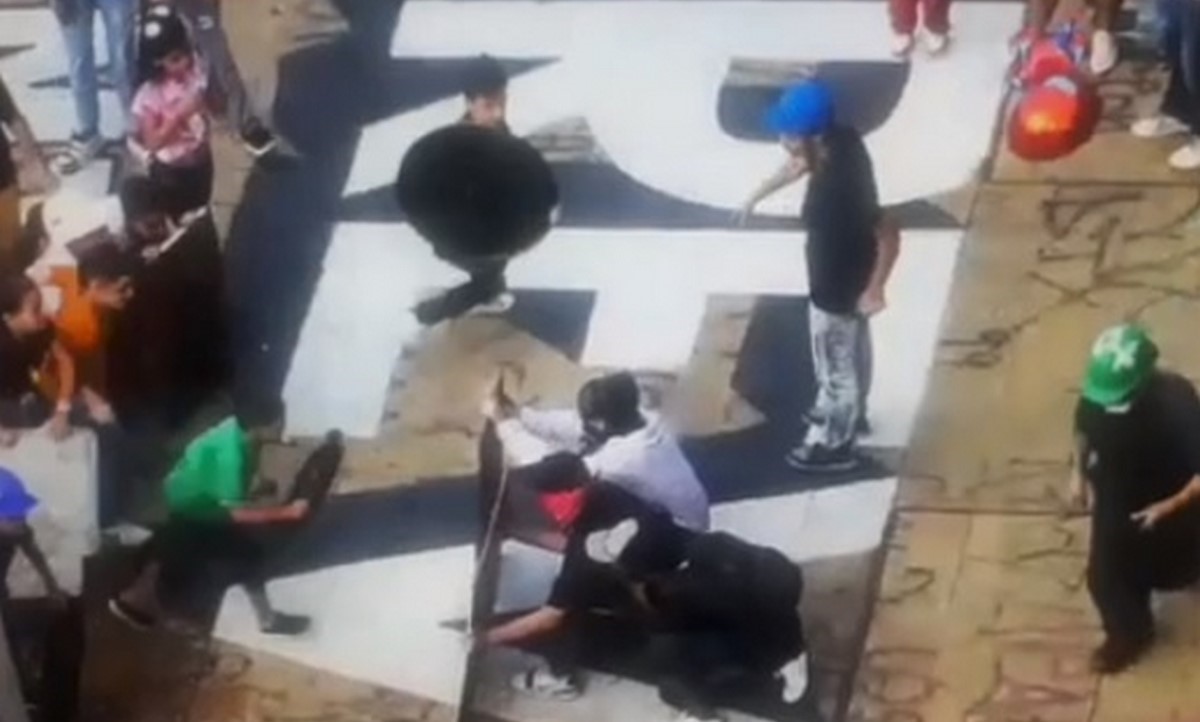Cámara que captó supuesto entrenamiento de niños por 'Primera Línea' fue vandalizada 1 Vandalizaron cámara que captó supuesto entrenamiento a niños