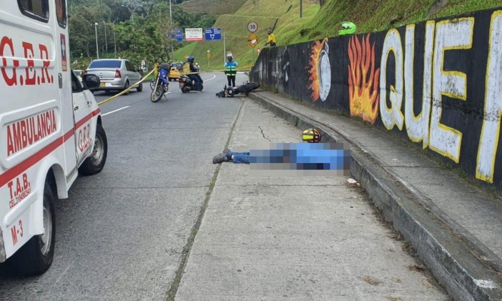Motociclista perdió la vida al chocar con un muro