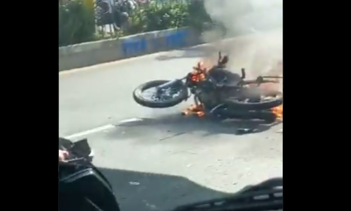moto quemada calle Colombia