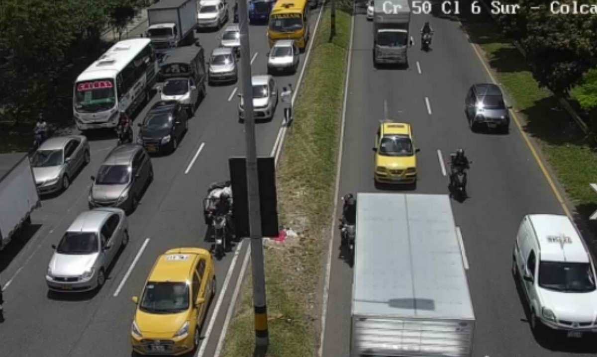 ¡Ojo si va a salir a almorzar! Así está la movilidad en Medellín 1 Así está la movilidad en plena hora de almuerzo en Medellín