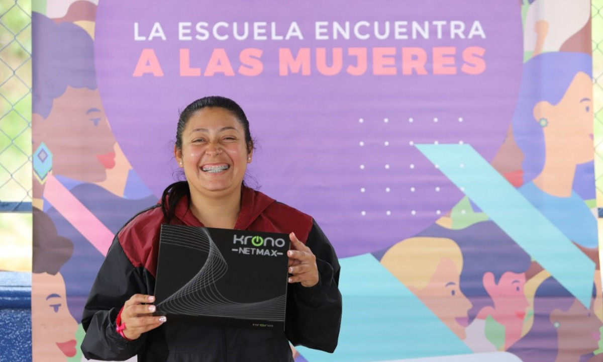 ¡Tan bueno! 250 mujeres en Medellín recibieron dispositivos electrónicos para finalizar su educación básica y secundaria 1 ¡Tan bueno! 250 mujeres en Medellín recibieron dispositivos electrónicos para finalizar su educación básica y secundaria