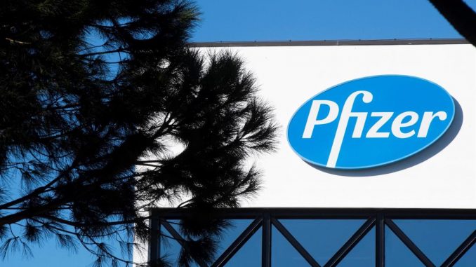 Pfizer reveló que su facturación en los primeros seis meses de 2021 ascendió a 33.559 millones, un 68 % más interanual, sobre todo gracias a la fuerte contribución de las ventas de la vacuna anticovid en el segundo y más reciente trimestre. EFE/Claudio Peri/Archivo Pfizer