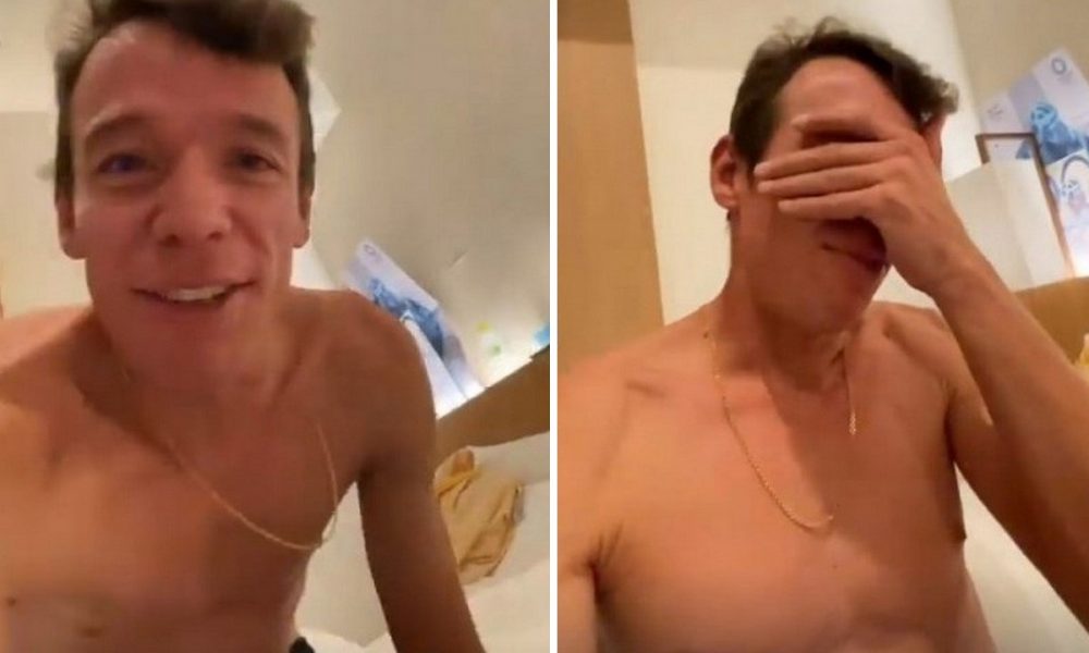 Grabó a su compañero roncando, la broma de Rigo a su compañero de habitación