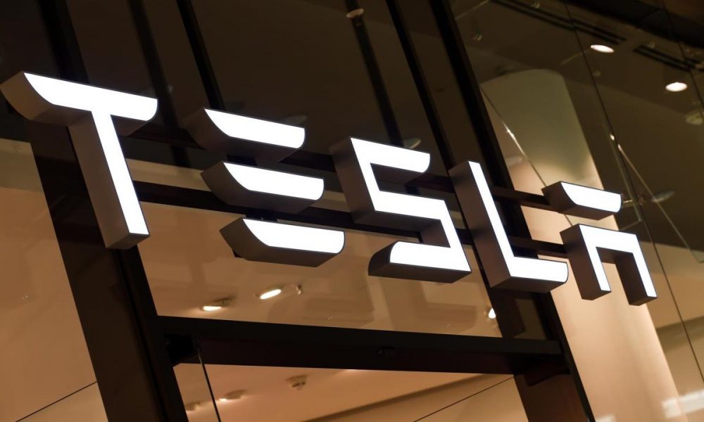 Tesla pierde un 16 % en la primera semana de Elon Musk al frente de Twitter