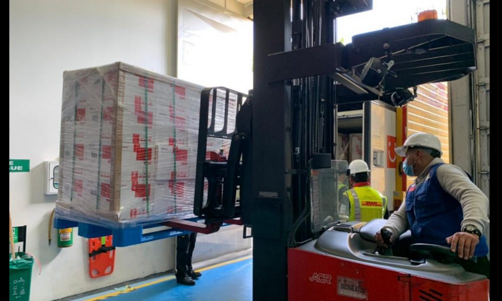 Hoy llegaron a Colombia más dosis de la vacuna contra el Covid del laboratorio Sinovac