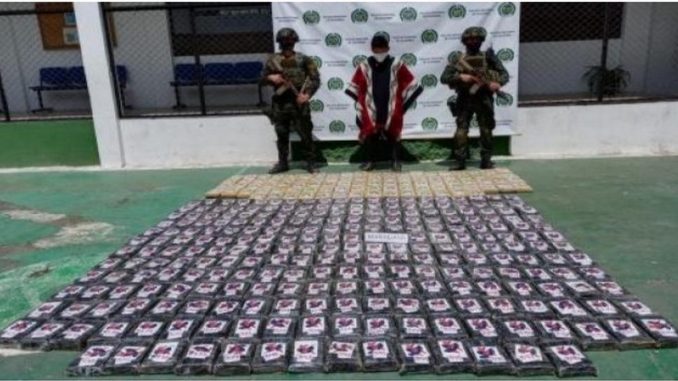 348-kilos-de-marihuana-trasera-carro-2021