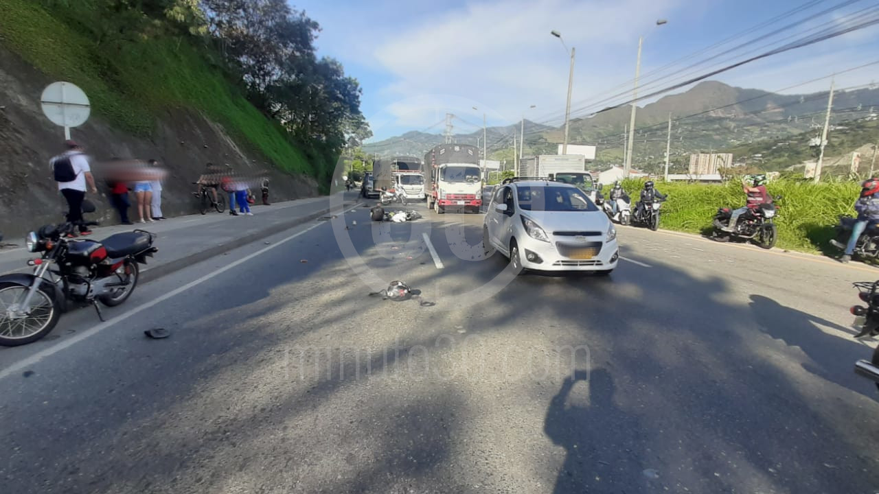 EN FOTOS: ¡Fatal accidente de tránsito! Motocilista murió ‘aplastado’ en la autopista Norte 5 ACCIDENTE