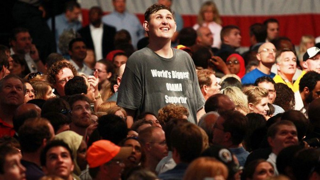 Murió a los 38 años el hombre más alto de Estados Unidos