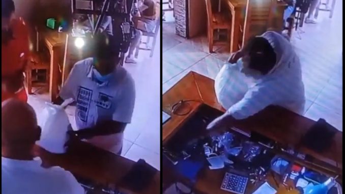 ¡Quedó grabado! En Itagüí un ladrón fue a pagar una comida y se llevó un celular ¡Quedó grabado! En Itagüí un ladrón fue a pagar una comida y se llevó un celular