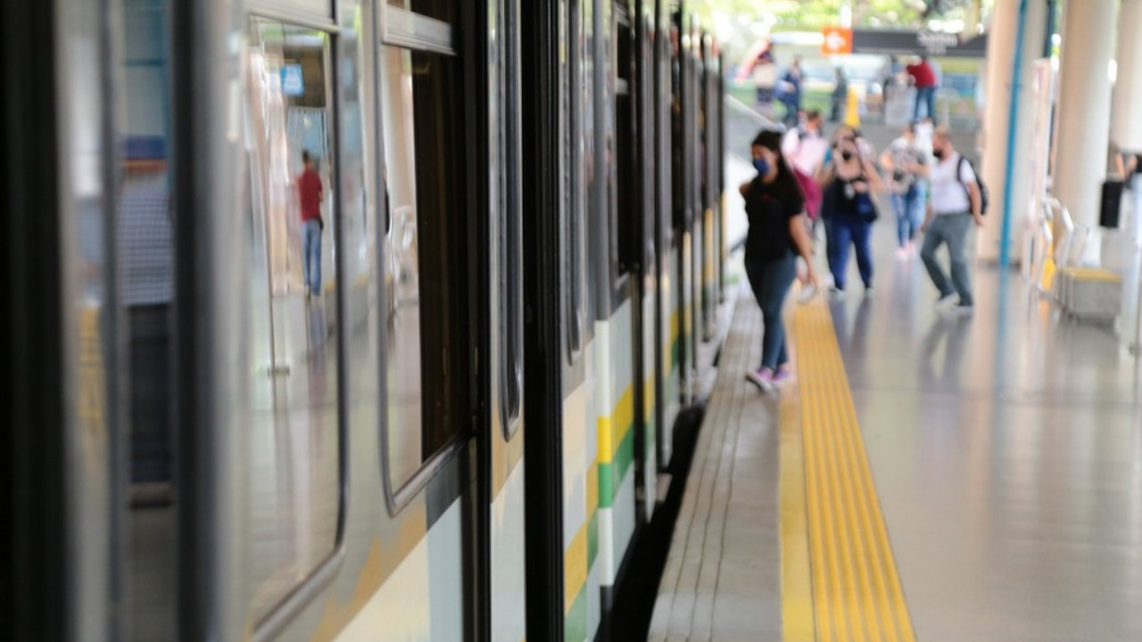 ¡Atención! Extienden los horarios de los puntos de venta del Metro
