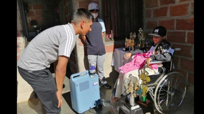 Nairo Quintana llegó a la casa de Javier, el niño antioqueño que soñaba con conocerlo Nairo Quintana llegó a la casa de Javier, el niño antioqueño que soñaba con conocerlo