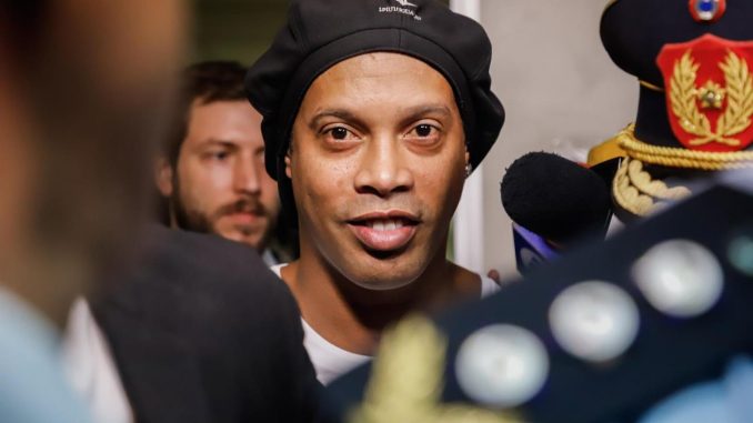 El brasileño Ronaldinho Gaúcho. EFE/ Nathalia Aguilar/archivo Ronaldinho Gaúcho