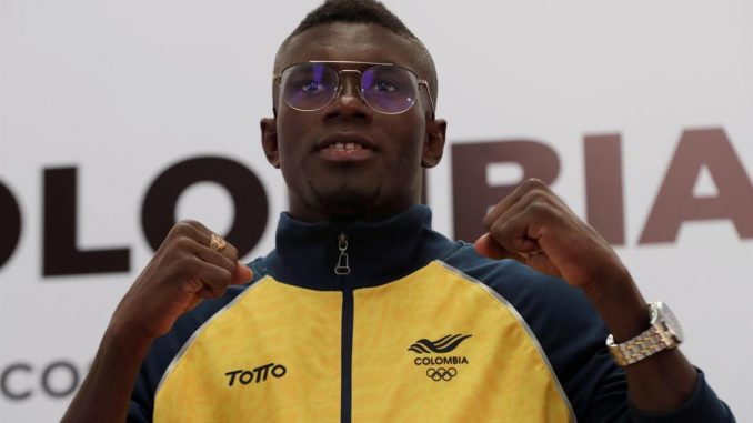 El boxeado colombiano Yuberjén Martínez participa en una rueda de prensa del equipo colombiano de boxeo en los Juegos Olímpicos Tokyo 2020, hoy, en la sede de Comité Olímpico Colombiano (COC), en Bogotá (Colombia). EFE/ Carlos Ortega Yuberjen Martínez