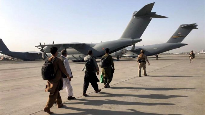 EFE/EPA/STRINGER aeropuerto de Kabul