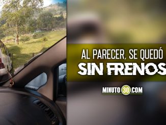 FOTOS: Un escolar se chocó contra un poste en la Loma de El Escobero 1 FOTOS: Un escolar se chocó contra un poste en la Loma de El Escobero