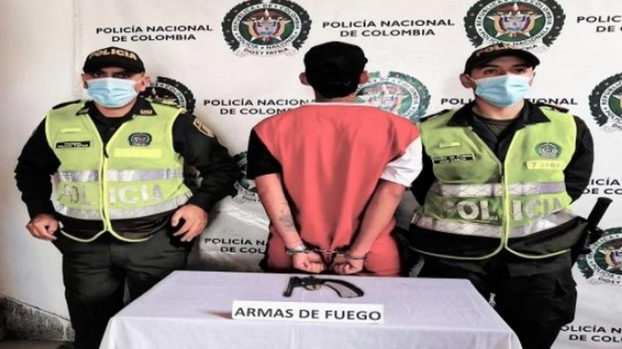 Le disparó a policías cuando lo iban a requisar