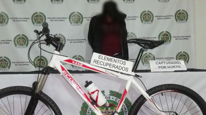 Lo cogieron después de hurtar 'bici' en el barrio Estación Villa Lo cogieron después de hurtar 'bici' en el barrio Estación Villa