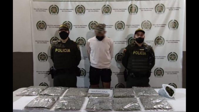 Cogieron a este sujeto con 11 libras de marihuana en Bello Cogieron a este sujeto con 11 libras de marihuana en Bello
