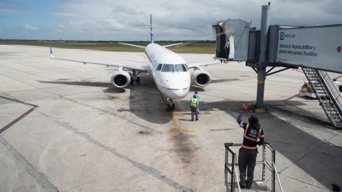 En la imagen, un avión de la aerolínea Copa Airlines. EFE/Orlando Barría/Archivo Copa Airlines