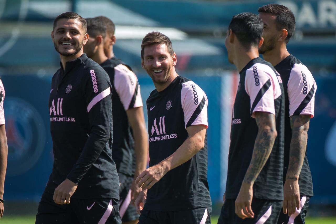 FOTOS: Risas y complicidad en el primer entrenamiento abierto de Messi en el PSG 3 entrenamiento messi psg3