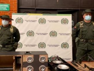 Hallaron 11 partes de fusil dentro de un bafle de sonido en el Aeropuerto El Dorado 1 Hallaron 11 partes de fusil dentro de un bafle de sonido