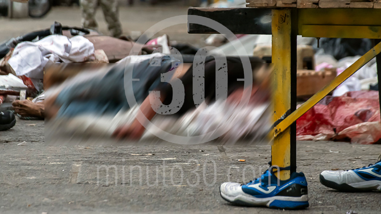 EN FOTOS Y VIDEO: A golpes y a cuchillo mataron a un habitante de calle en un ‘cambuche’ del centro 2 Habitante de calle