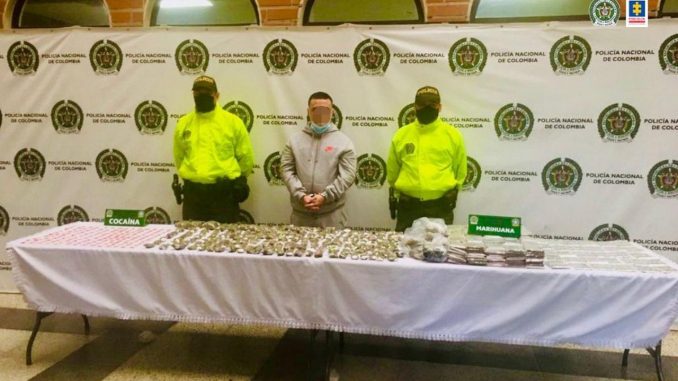 Le encontraron marihuana en su casa en el barrio Antioquia y lo encarcelaron Le encontraron marihuana en su casa en el barrio Antioquia y lo encarcelaron