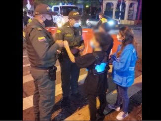 Autoridades encontraron a varios niños vendiendo dulces en las calles de Medellín 1 La Personería de Medellín encontró a varios niños vendiendo dulces en El Poblado