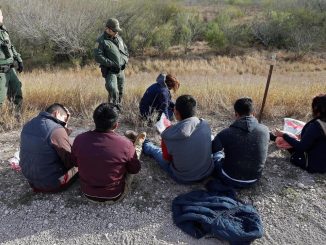 EE.UU. someterá a juicio a adultos que hayan sido deportados y retornen 1 migrantes deportados