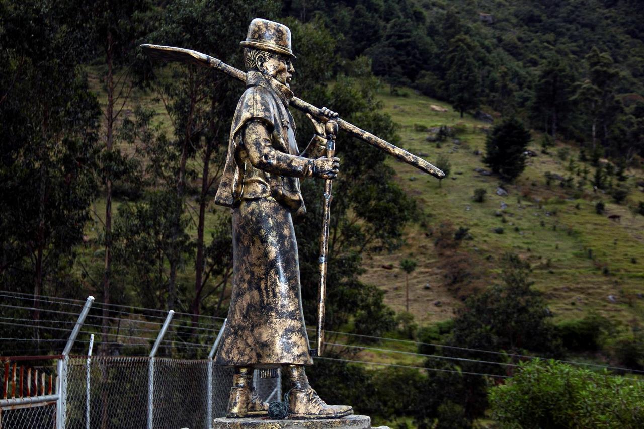 FOTOS: Un monumento para sanar la violencia en una comunidad indígena en Colombia 1 monumento indigena3