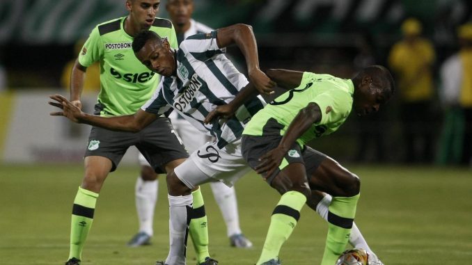 En la imagen el registro de otro de los encuentros entre los clubes colombianos de fútbol Nacional y Deportivo Cali. EFE/Luis Noriega/Archivo Atlético Nacional